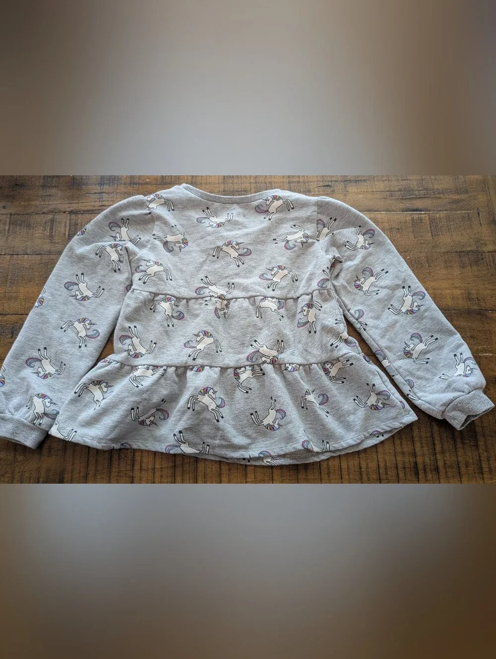 Tucker + Tate Gray Rainbow Unicorn Tiered Long-Sleeve Sweatshirt 5T EUC
